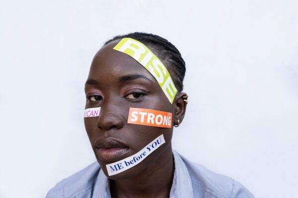 Come Sviluppare la Resilienza Emotiva: 7 Strategie Basate sulla Psicologia Positiva