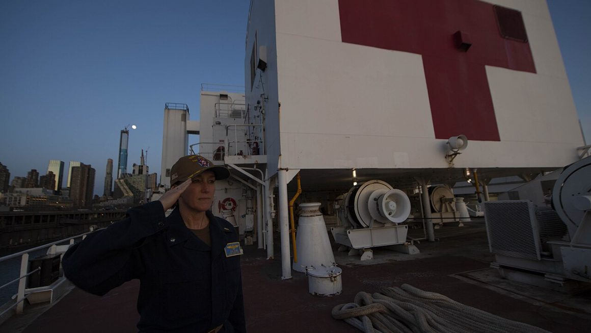 hands support comfort (foto: Navy Medicine from Washington, DC, USA / Public domain, Wikimedia Commons)