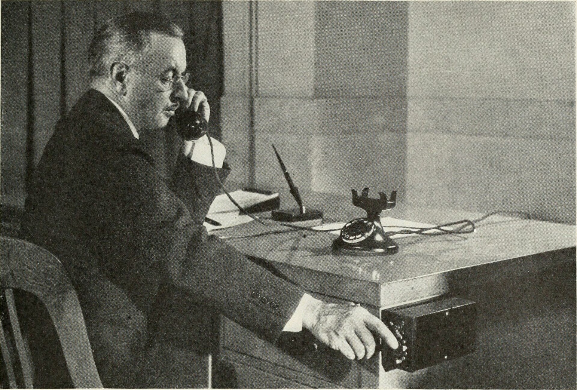 business meeting two people desk